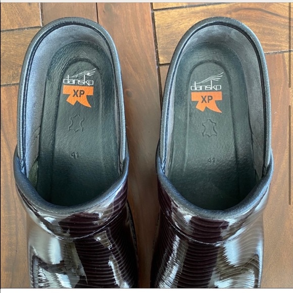 Dansko Striped Leather Clogs 41 - Picture 3 of 10